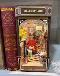 Indigo Barrie | ✨📚Light up your reading nook